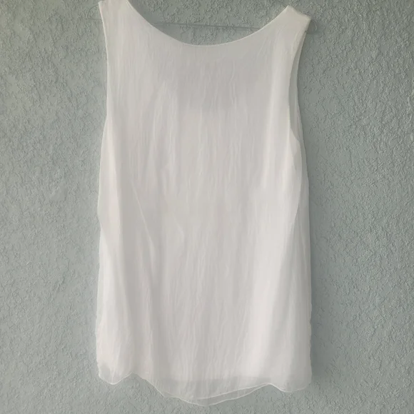 Via Signoria Silk Soft White Elegant Sleeveless Top - Picture 5 of 8